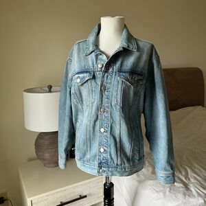 Women's Madewell Oversized Trucker Jean Jacket in Akenside Wash Size Small
